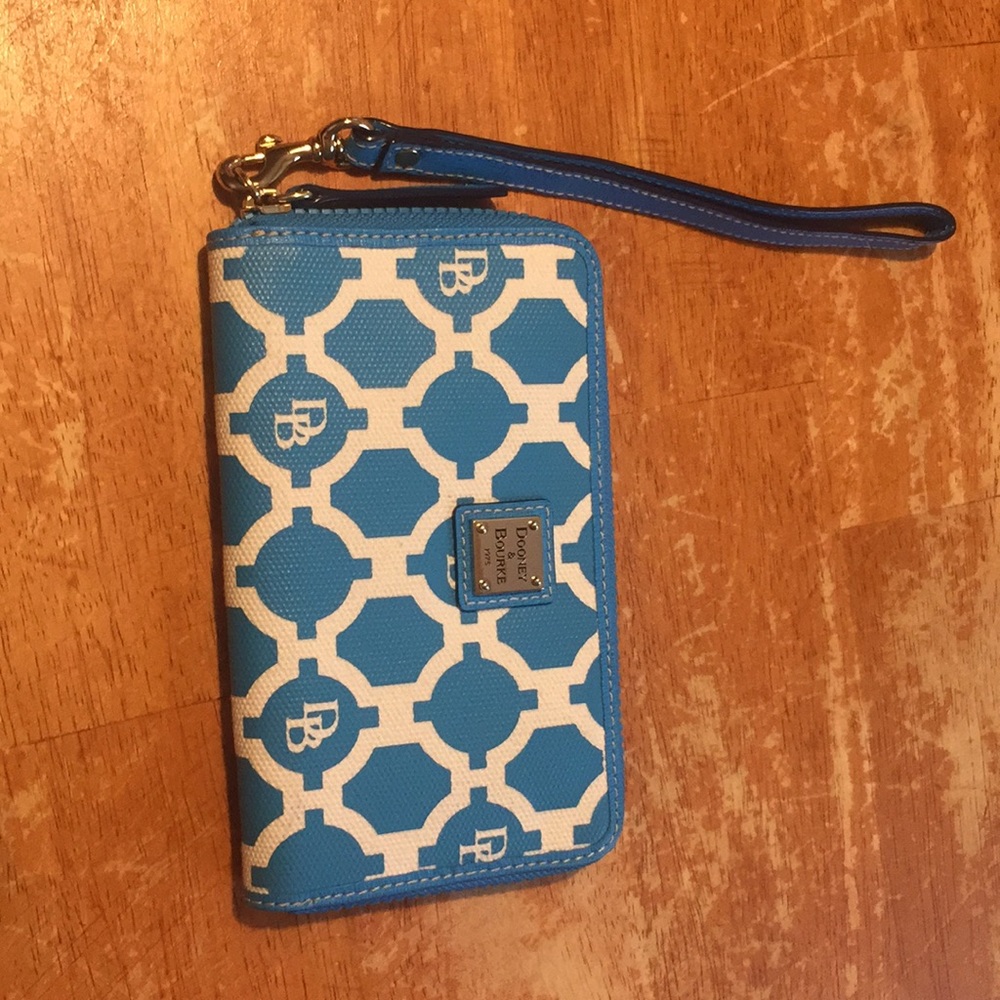 Dooney and Bourke wristlet